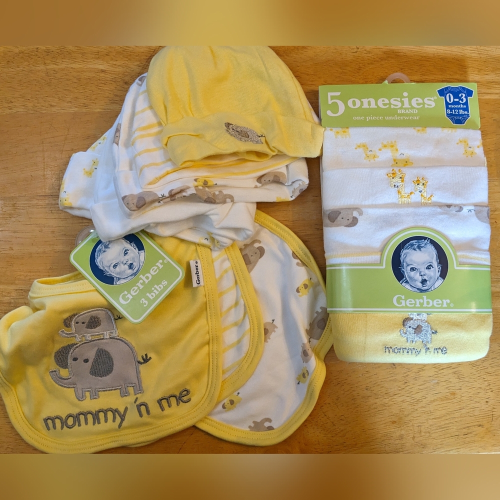 New Gerber neutral Safari baby shower gift set, bibs hats onesies, TG